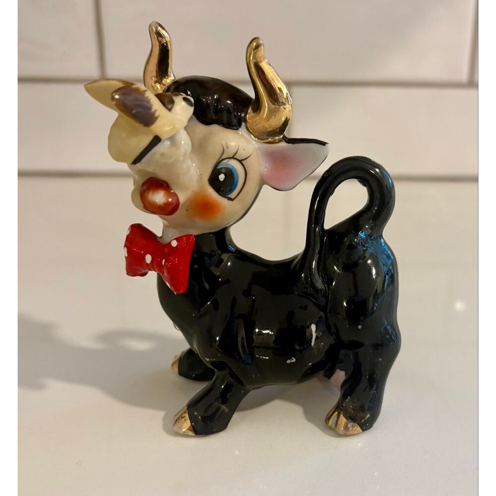 Vintage Ceramic Cow Bull With Bee on Nose made in Japan
